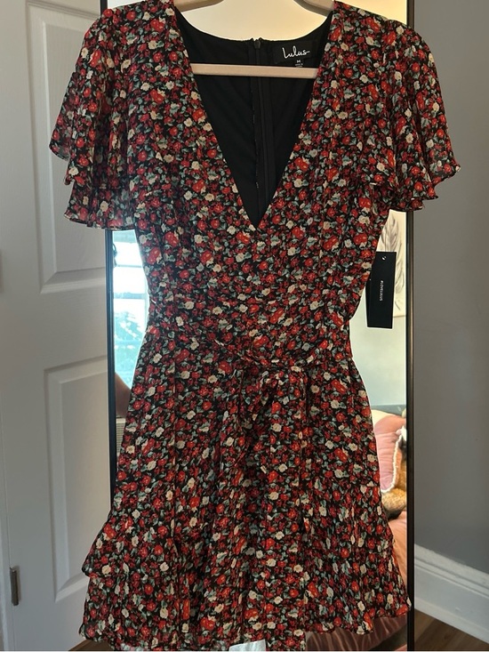 Lulus Dresses & Skirts - Lulu's Black Red Floral Wrap-Style Mini Dress